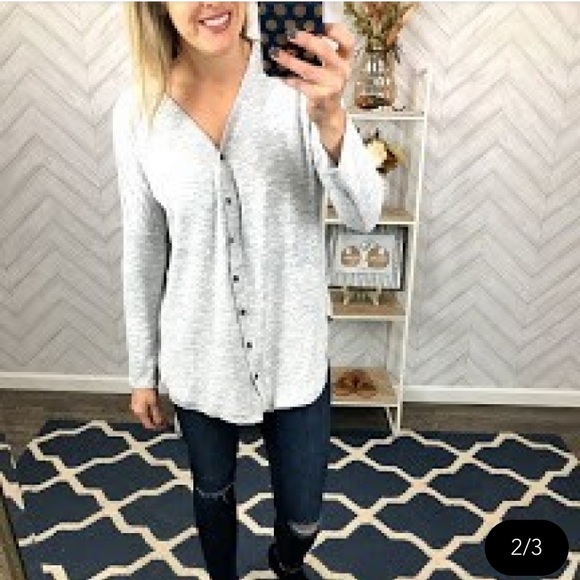 Button Front Top - Picture 2 of 8